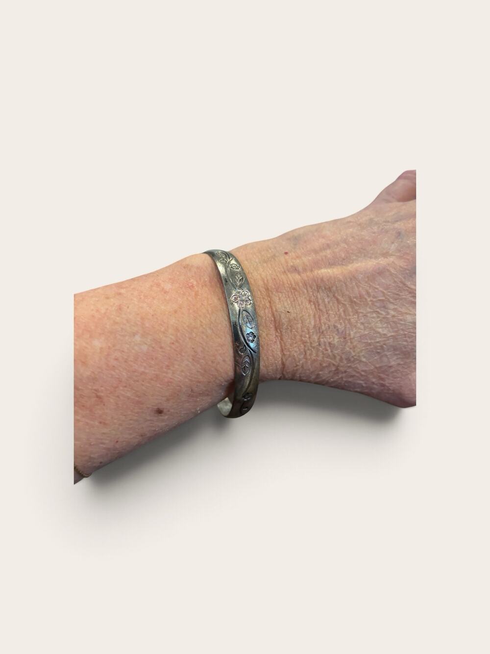 Vintage 1940s Silver Tone Floral Cuff Bracelet Engraved Boho Folk Art Bangle